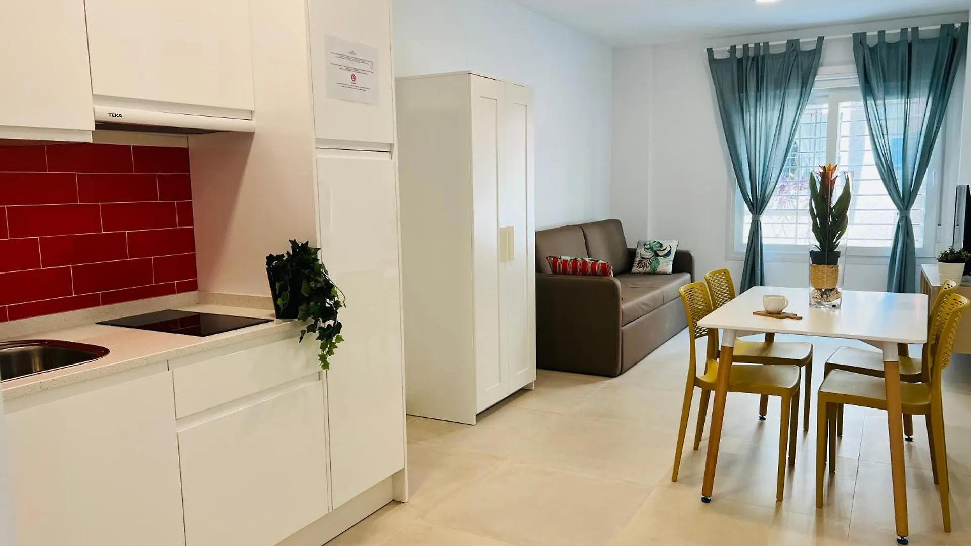 Bnbook Medea Apartments 2 Fuengirola 0*,  Spanyolország