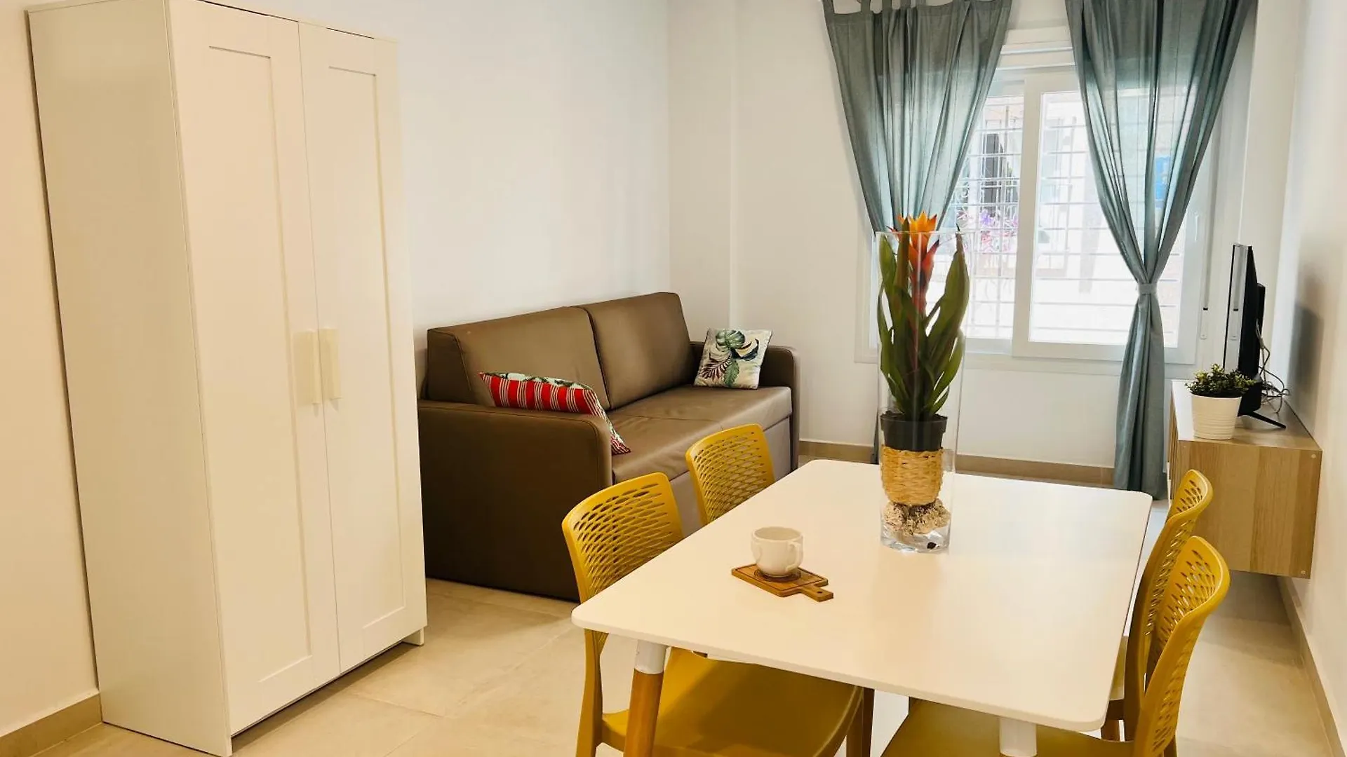 Bnbook Medea Apartments 2 Fuengirola Apartmanhotel